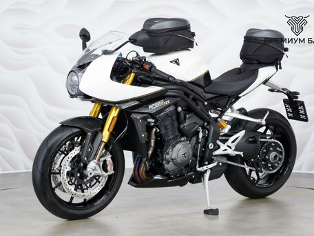 2022 Triumph Speed Triple, белый, 1549000 рублей, вид 3