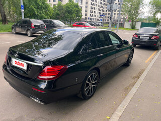 2017 Mercedes-Benz E-Класс 200 V (W213, S213, C238), чёрный, 2490000 рублей, вид 4