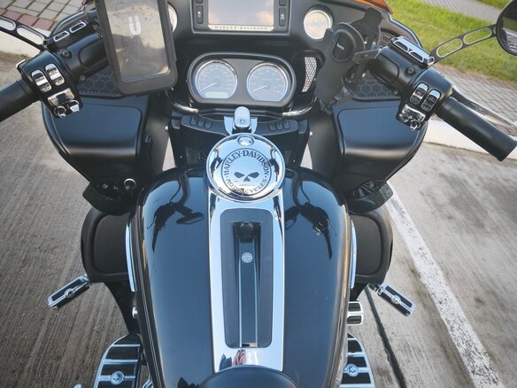 2015 Harley-Davidson Road Glide, чёрный, 1400000 рублей - вид 12