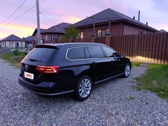 2017 Volkswagen Passat B8, чёрный, 1850000 рублей - вид 4