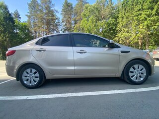 2013 Kia Rio 4-speed III, бежевый, 1000000 рублей, вид 5