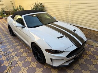 2020 Ford Mustang VI Рестайлинг, белый, 2390000 рублей, вид 4