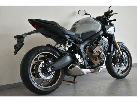 2024 Honda CB 650R, серый, 1177000 рублей, вид 4