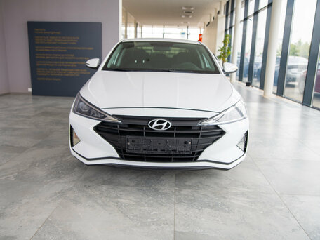 2019 Hyundai Elantra VI (AD) Рестайлинг, белый, 2215000 рублей, вид 2