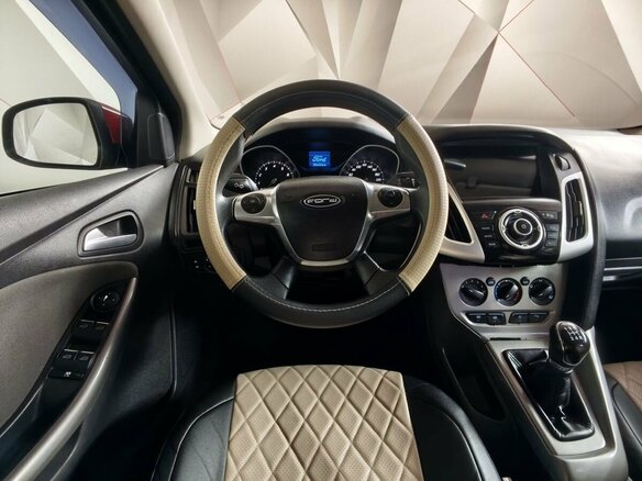 2011 Ford Focus III, красный - вид 18