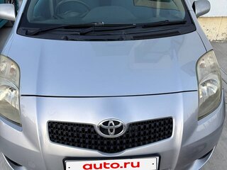 2005 Toyota Vitz II (XP90), серебристый, 465000 рублей, вид 3