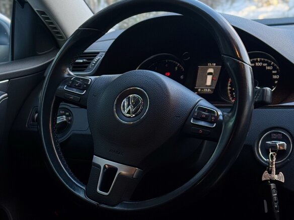 2013 Volkswagen Passat Alltrack B7, серебристый - вид 7