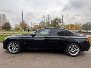 2010 BMW 7 серии 740d V (F01/F02/F04), чёрный, 1600000 рублей, вид 3