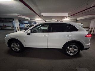 2015 Porsche Cayenne II Рестайлинг (958), белый, 3640000 рублей, вид 4