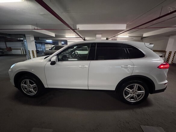 2015 Porsche Cayenne II Рестайлинг (958), белый, 3640000 рублей - вид 3