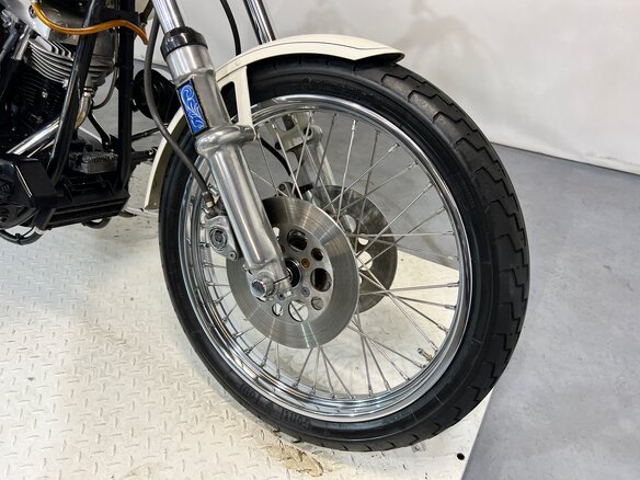 1980 Harley-Davidson Dyna Wide Glide, белый, 1500000 рублей - вид 12