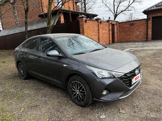 2022 Hyundai Solaris II Рестайлинг, серый, 1680000 рублей, вид 2