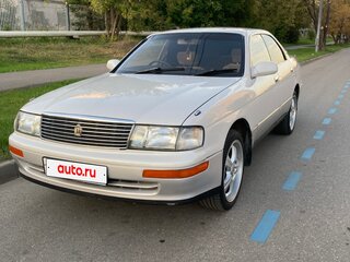 1993 Toyota Crown IX (S140), бежевый, 850000 рублей, вид 3
