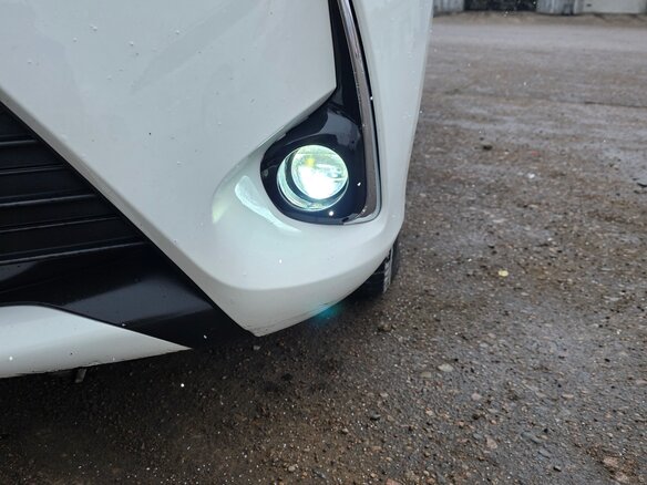 2018 Toyota Vitz III (XP130) Рестайлинг 2, белый, 900000 рублей - вид 36
