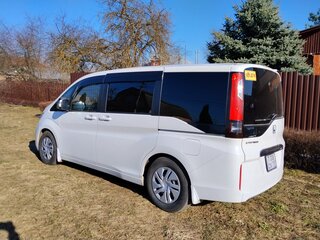 2016 Honda Stepwgn V, белый, 1850000 рублей, вид 5