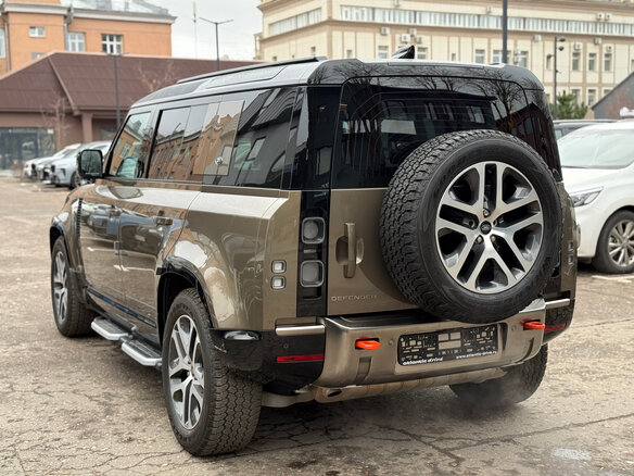 2023 Land Rover Defender 110 II, коричневый, 9190000 рублей - вид 7