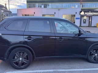 2014 Mitsubishi Outlander III, чёрный, 1300000 рублей, вид 2