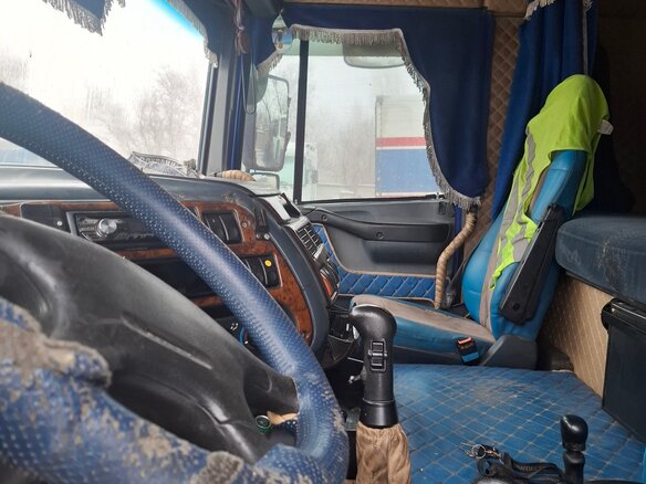 2000 DAF 95XF, синий, 1200000 рублей - вид 4