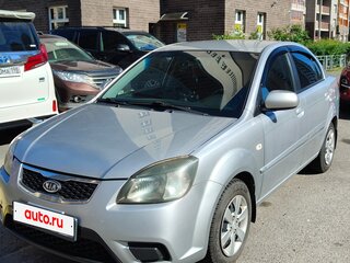 2010 Kia Rio II Рестайлинг, серебристый, 500000 рублей, вид 1