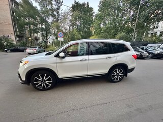 2020 Honda Pilot 9AT III Рестайлинг, белый, 4700000 рублей, вид 4