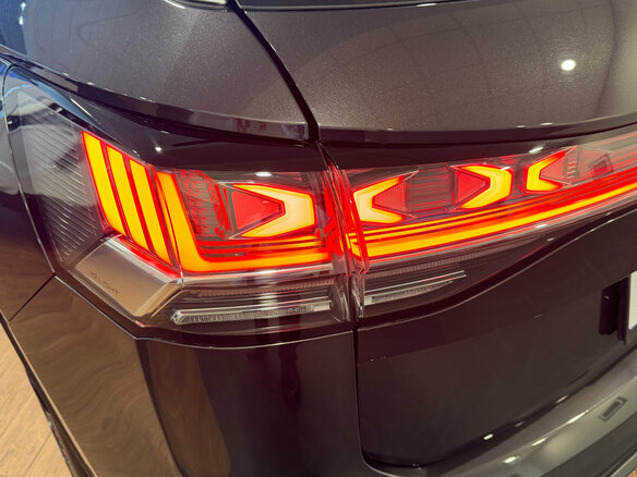 2023 Volkswagen Tayron I Рестайлинг, чёрный, 3600000 рублей - вид 7