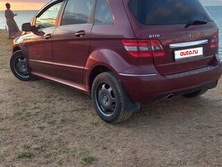 2009 Mercedes-Benz B-Класс 170 I (W245) Рестайлинг, пурпурный, 680000 рублей, вид 4