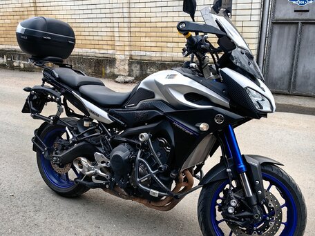 2015 Yamaha MT-09 Tracer (FJ-09), серебристый, 800000 рублей, вид 4