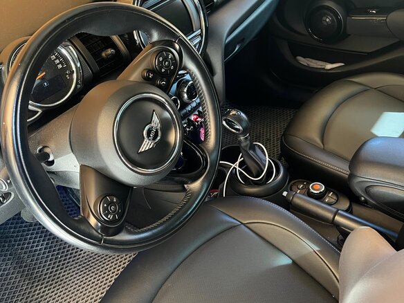 2017 Mini Hatch Cooper III (F55/F56), синий, 1850000 рублей - вид 12