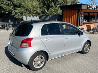 2005 Toyota Vitz II (XP90), серебристый, 450000 рублей, вид 4