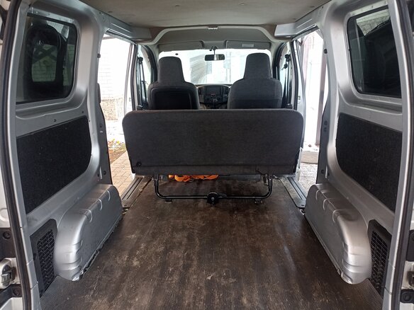 2012 Nissan NV200, серый, 1250000 рублей - вид 4