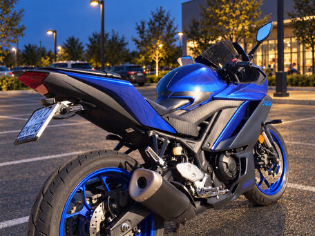 2024 Yamaha YZF-R3, синий, 690000 рублей, вид 2