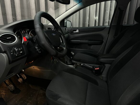 2008 Ford Focus II Рестайлинг, серебристый, 509777 рублей - вид 5