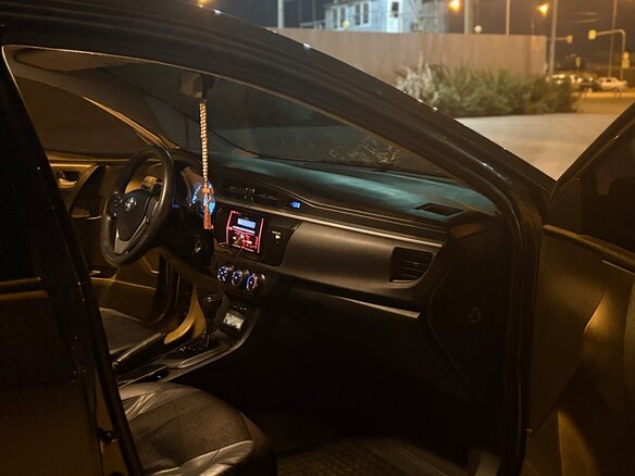 2013 Toyota Corolla XI (E160, E170, E180), серый, 1100000 рублей - вид 4