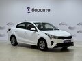 2021 Kia Rio IV Рестайлинг, белый, 1630000 рублей - вид 2