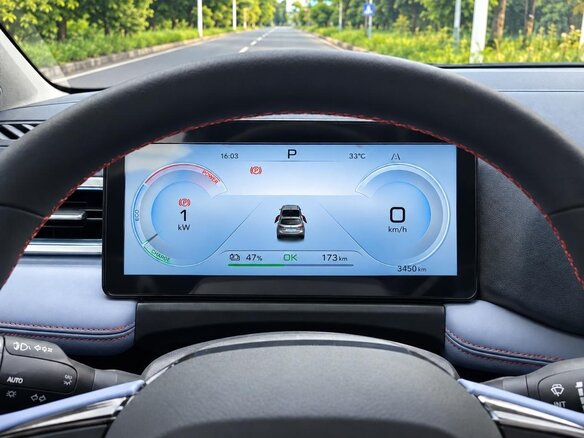 2025 Geely Geometry E 39.4 kWh, зелёный, 1335000 рублей - вид 9