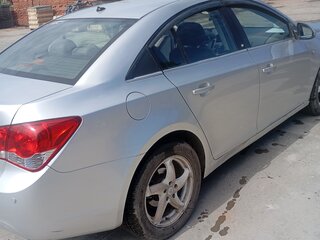 2011 Chevrolet Cruze I, серебристый, 600000 рублей, вид 3