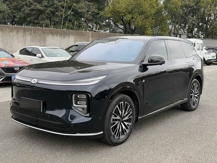 Открыть фотографии: Changan Qiyuan Q07