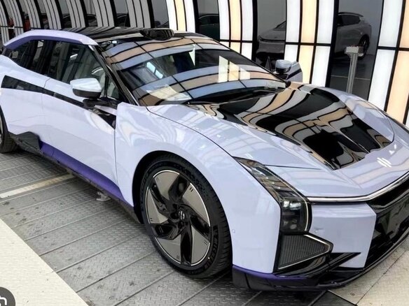 2023 HiPhi Z 120 kWh, голубой, 9500000 рублей - вид 19