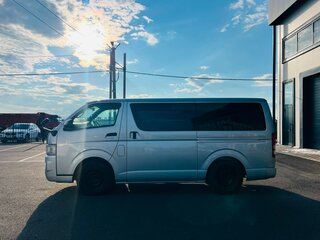 2009 Toyota HiAce H200, серый, 2129000 рублей, вид 3