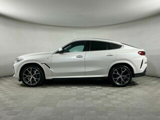2022 BMW X6 40i III (G06), белый, 8499000 рублей, вид 3