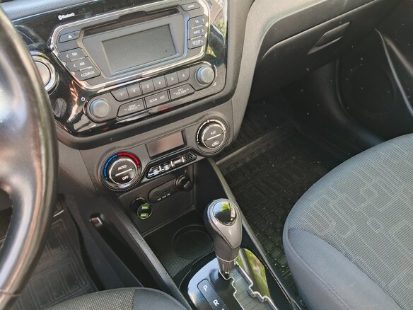 2013 Kia Rio 4-speed III, серый, 850000 рублей - вид 7