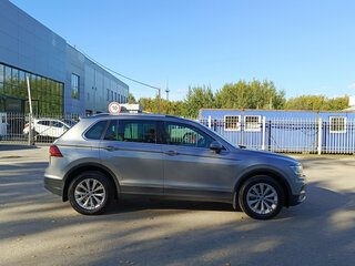 2018 Volkswagen Tiguan II, серебристый, 2153000 рублей, вид 4
