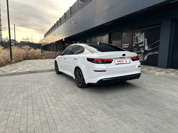 2019 Kia Optima IV Рестайлинг, белый, 1450000 рублей - вид 6