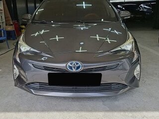 2020 Toyota Prius IV Рестайлинг (XW50), серый, 1799000 рублей, вид 1