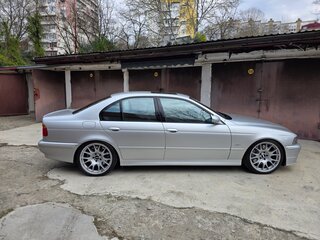 2001 BMW 5 серии 530i IV (E39) Рестайлинг, серебристый, 2750000 рублей, вид 5