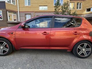 2009 Kia Ceed I, красный, 700000 рублей, вид 4