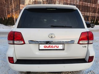 2010 Toyota Land Cruiser 200 Series, белый, 3000000 рублей, вид 3