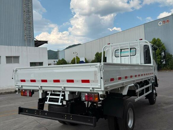 2026 Isuzu Elf (N-series), белый, 5190000 рублей - вид 4