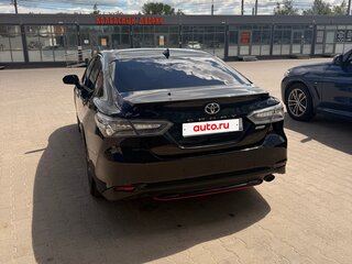 2020 Toyota Camry VIII (XV70), чёрный, 2850000 рублей, вид 4
