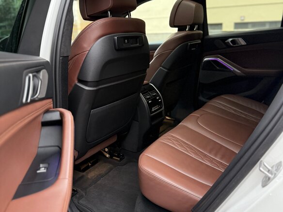 2021 BMW X6 40d III (G06), белый, 6200000 рублей - вид 39